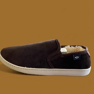 New in Box Dockers Men's All Weather Brown Slippers Antimicrobial